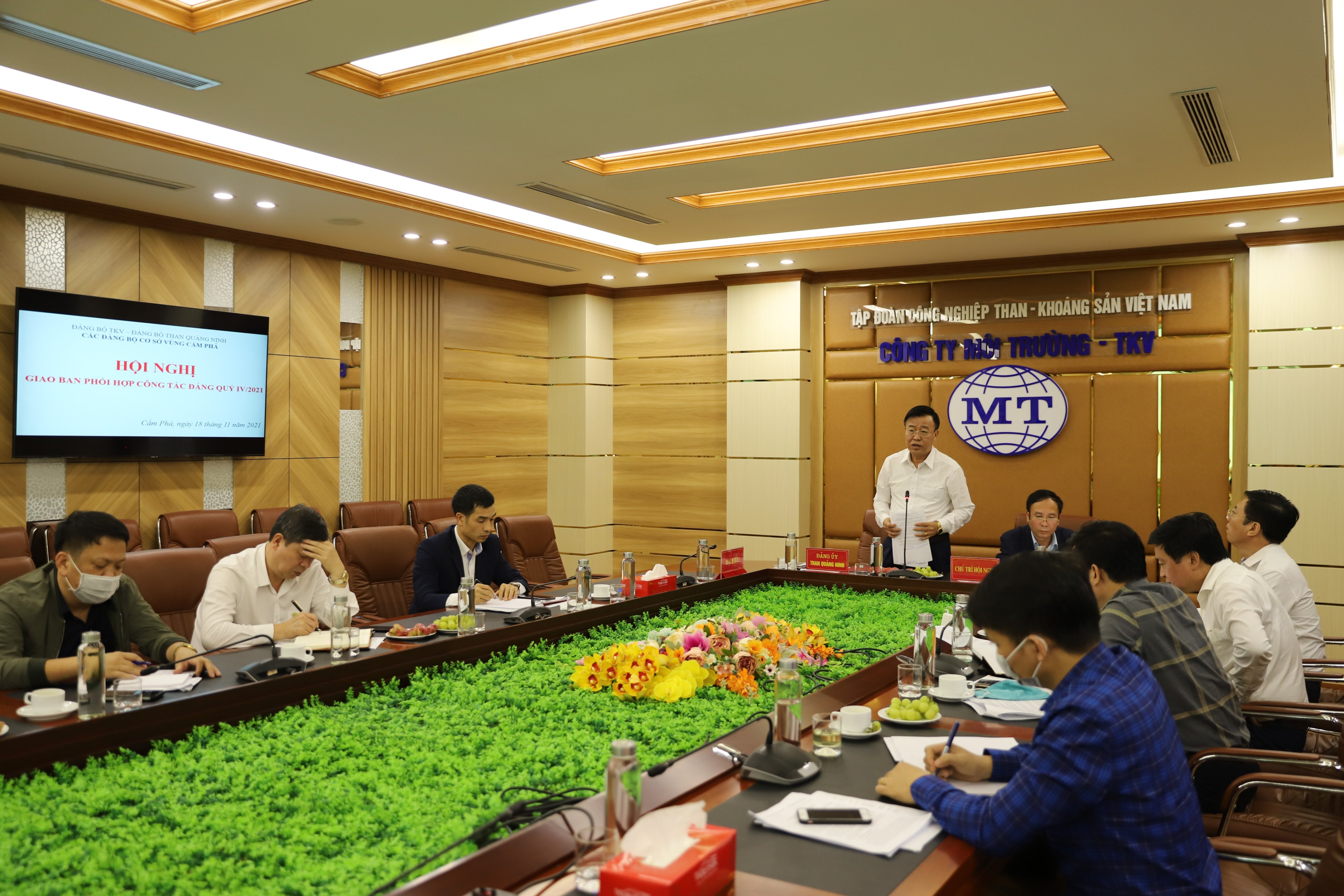HỘI NGHỊ GIAO BAN QUÝ IV CỦA CÁC ĐẢNG BỘ CƠ SỞ VÙNG CẨM PHẢ TẠI CÔNG TY MÔI TRƯỜNG - TKV