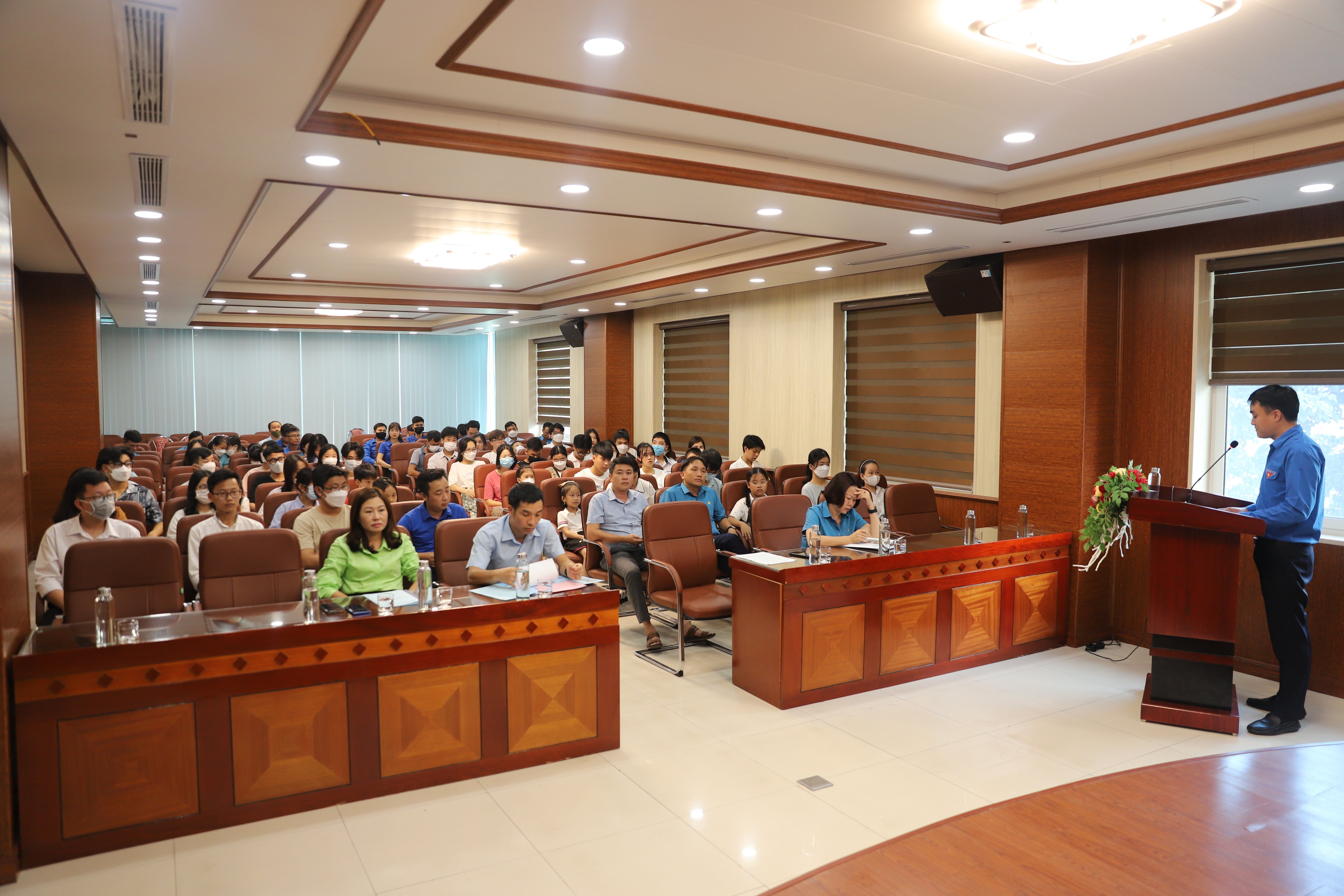 CÔNG TY MÔI TRƯỜNG - TKV TUYÊN DƯƠNG HỌC SINH, SINH VIÊN GIỎI VÀ HỌC SINH NGHÈO VƯỢT KHÓ